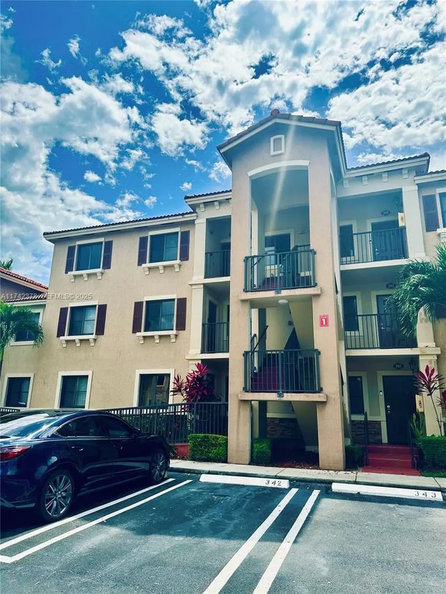 3 of 5 - 22441 Sw 88th Place #301-5, Cutler Bay, FL