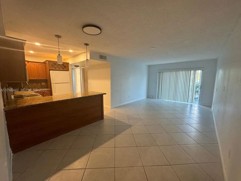 3642 Ne 171st Street #306, North Miami Beach