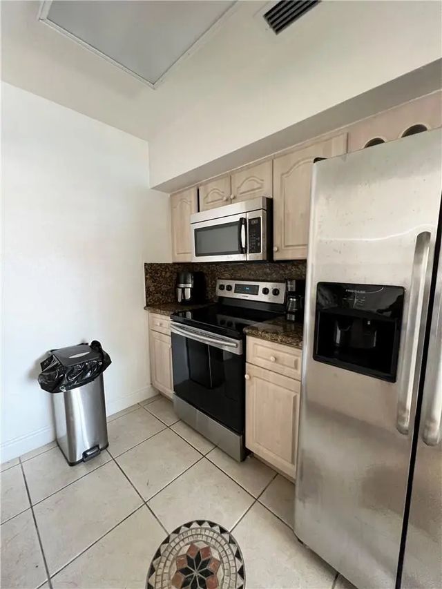 4 of 15 - 225 E 41st Street, Hialeah, FL