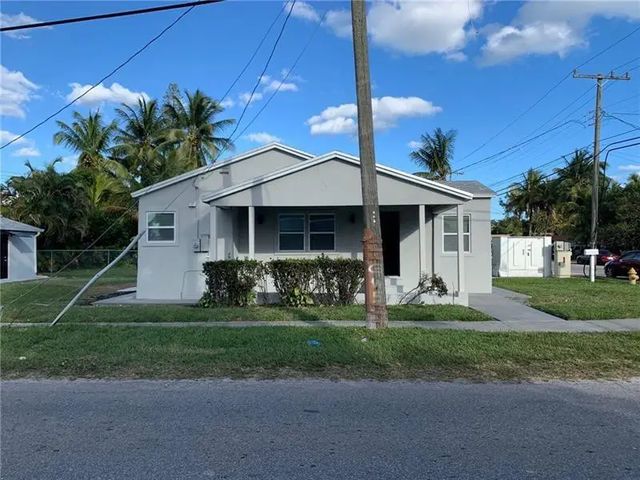 3 of 21 - 1301 Ne 110th Terrace, Miami, FL
