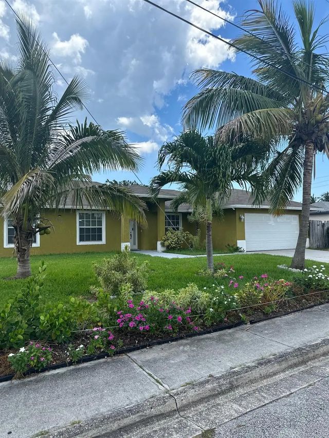 2 of 4 - 1618 W 26th Street, Riviera Beach, FL