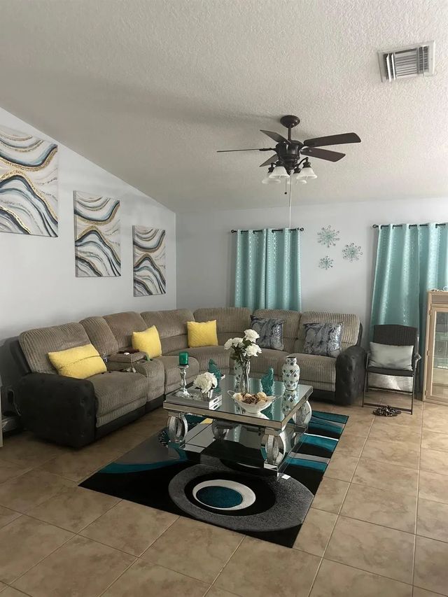 3 of 4 - 1618 W 26th Street, Riviera Beach, FL