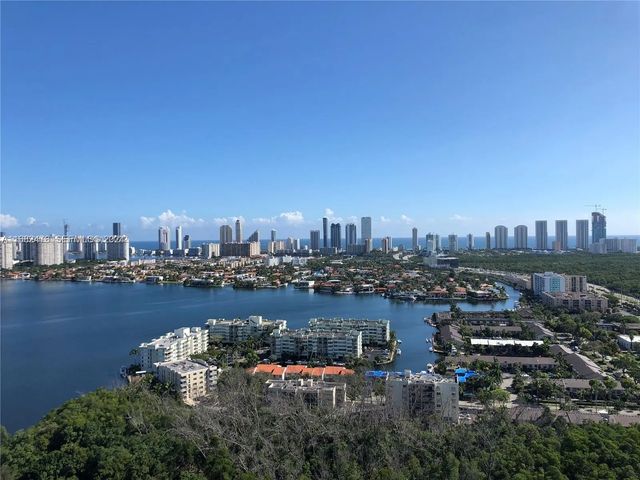 16385 Biscayne Boulevard #2020, North Miami Beach