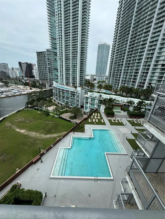 5 of 14 - 350 S Miami Avenue #1704, Miami, FL