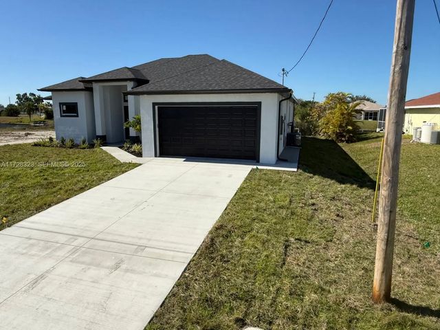 4 of 33 - 1320 Ne 14th Avenue, Cape Coral, FL