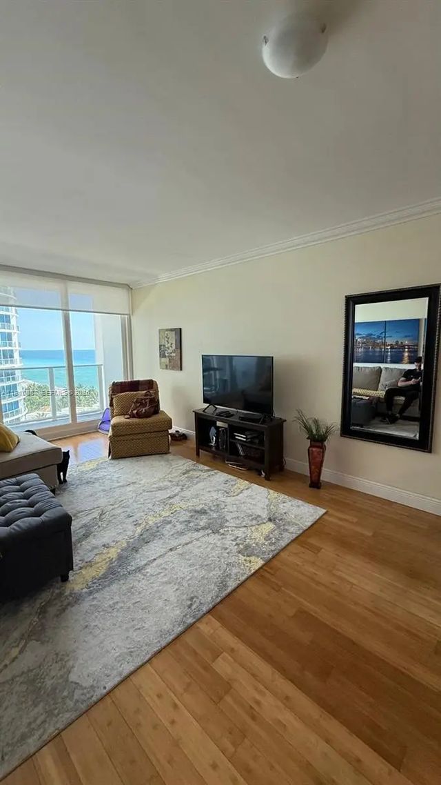 5 of 23 - 3505 S Ocean Drive #1010, Hollywood, FL