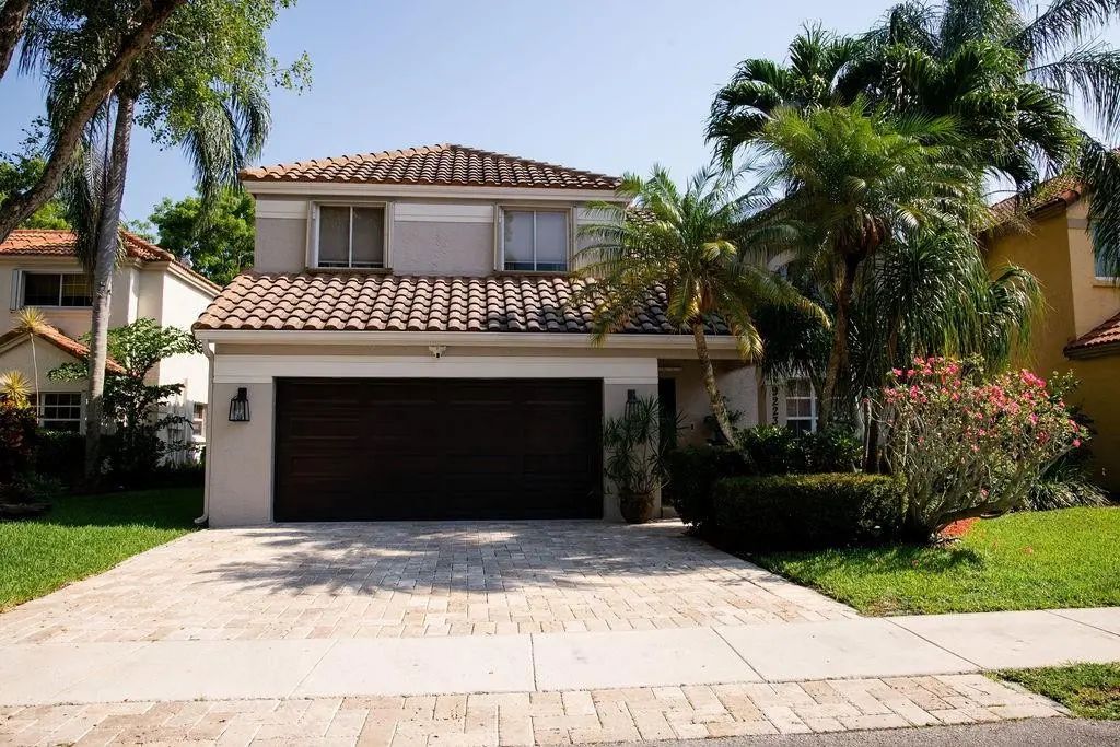 9223 Greenbrier Court, Davie
