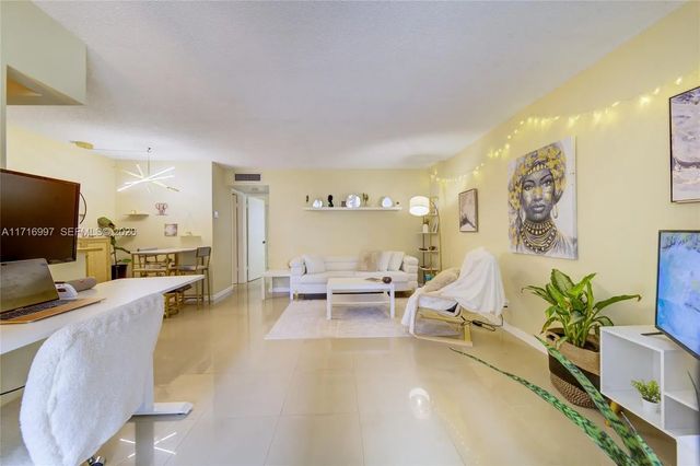 2 of 28 - 1040 Se 4th Avenue #128, Deerfield Beach, FL