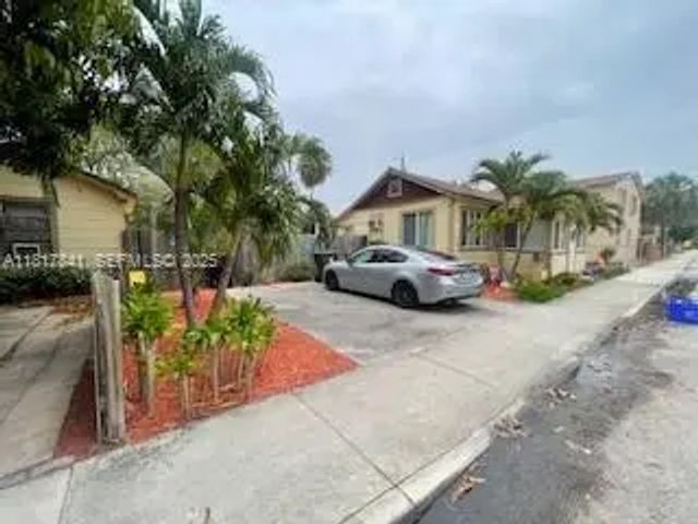 1416 N 2nd Avenue N, Lake Worth