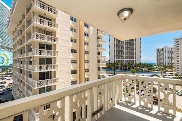 3 of 26 - 1817 S Ocean Drive #628, Hallandale Beach, FL