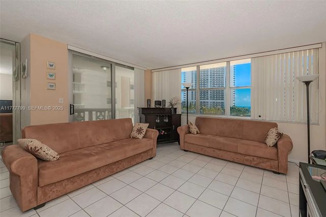 5 of 26 - 1817 S Ocean Drive #628, Hallandale Beach, FL