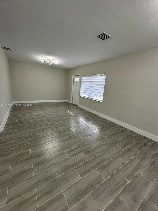 4 of 20 - 1300 Nw 7th Terrace, Fort Lauderdale, FL