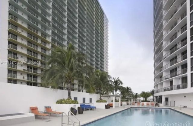 5 of 14 - 1750 N Bayshore Drive #2215, Miami, FL