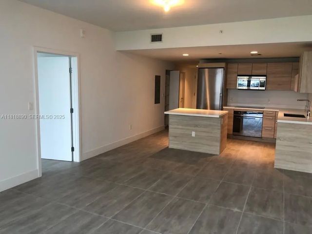 5 of 53 - 16385 Biscayne Boulevard #1005, North Miami Beach, FL