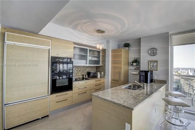5 of 28 - 1830 S Ocean Drive #1708, Hallandale Beach, FL