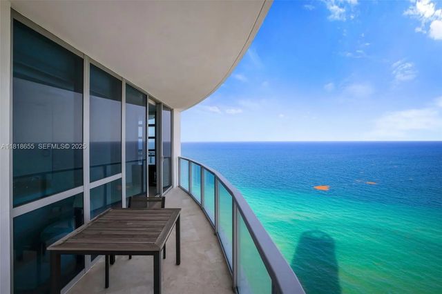 4 of 59 - 3101 S Ocean Drive #2708, Hollywood, FL