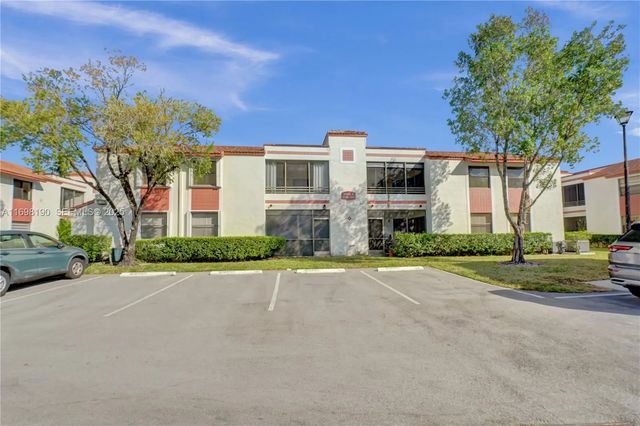 1104 N Hiatus Road #1104, Pembroke Pines