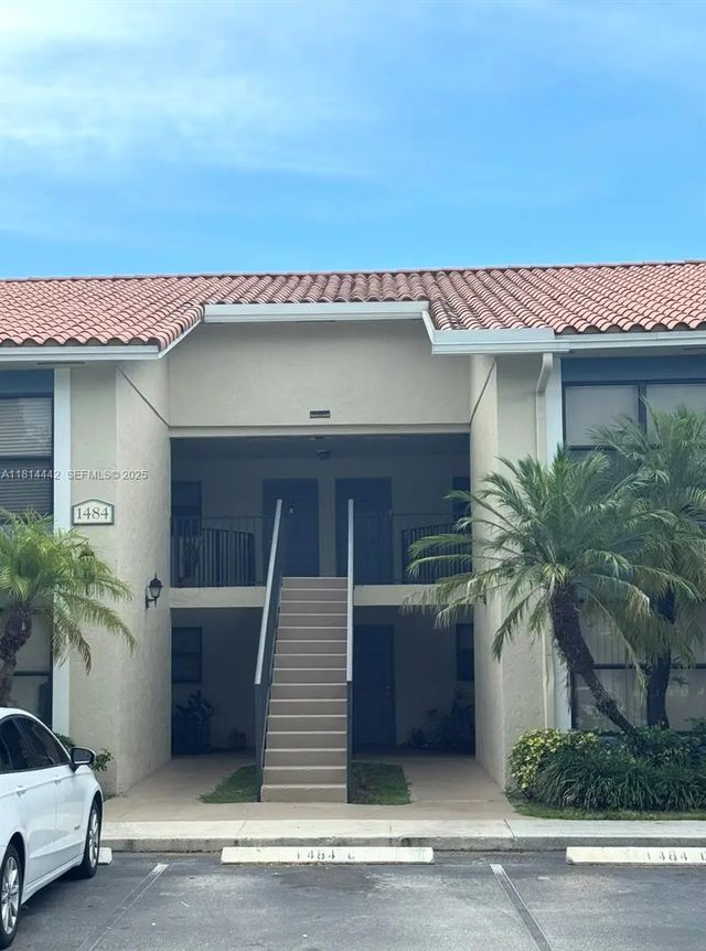 2 of 18 - 1484 Lake Crystal Drive E #e, West Palm Beach, FL