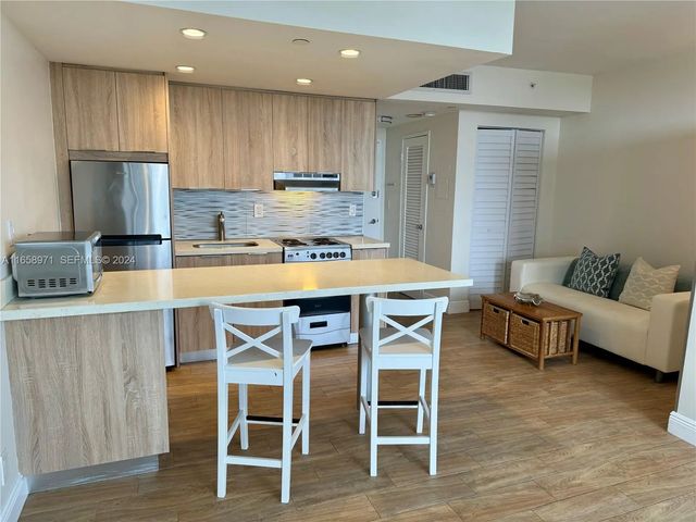 1720 Harrison Street #15f, Hollywood