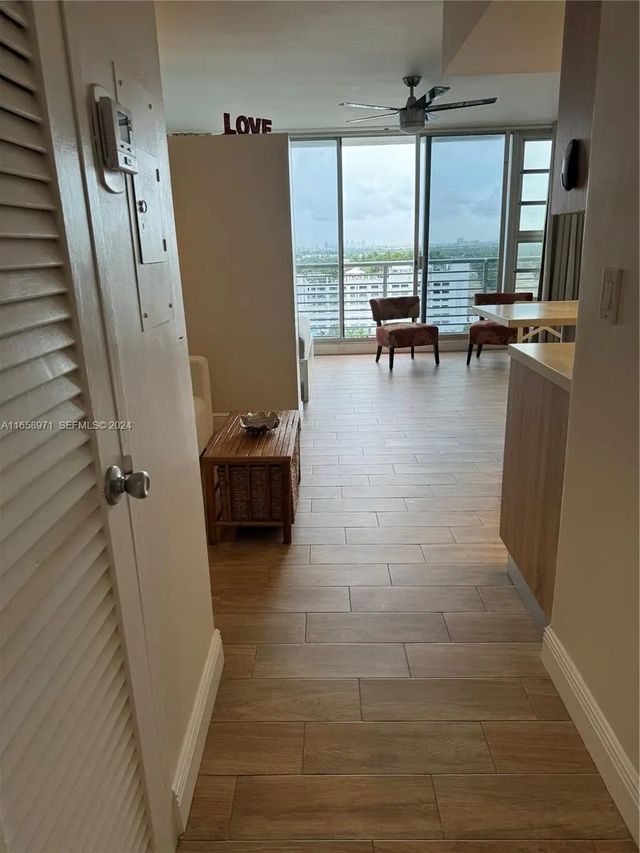 4 of 22 - 1720 Harrison Street #15f, Hollywood, FL