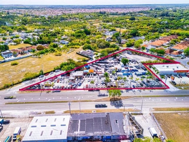 2 of 39 - 22825 S Dixie Highway, Miami, FL