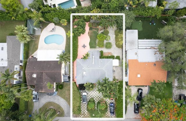4245 Braganza Avenue, Miami