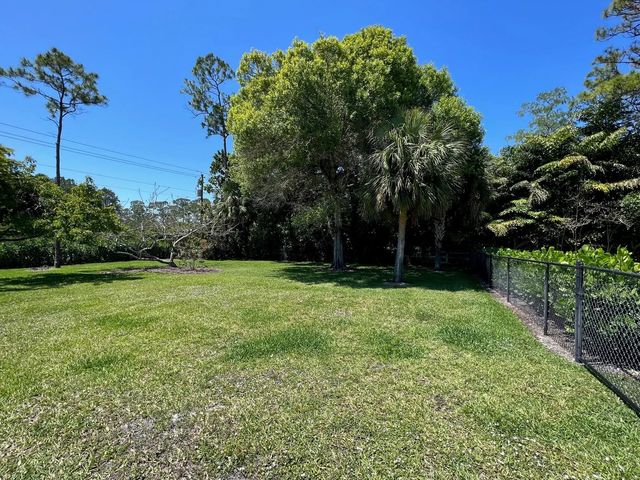 4 of 34 - 103 Squire Drive, Wellington, FL