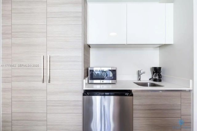 4 of 39 - 777 N Ocean Drive #s503, Hollywood, FL