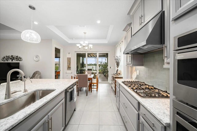 Photo of Listing #R11060275