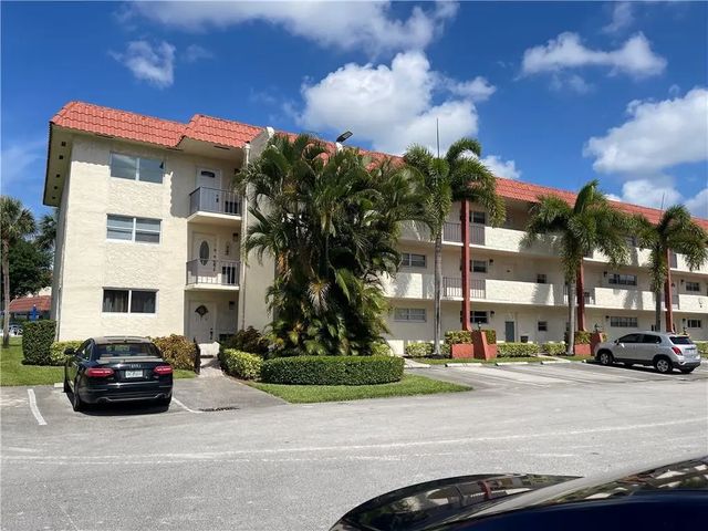 9410 N Hollybrook Lake Drive #310, Pembroke Pines
