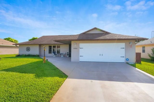 2 of 49 - 886 S E O'donnell Lane, Port St. Lucie, FL
