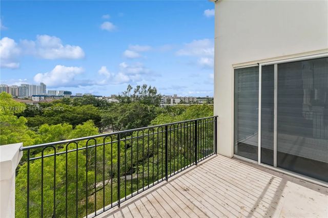 5 of 18 - 3700 Island Boulevard #cph03, Aventura, FL