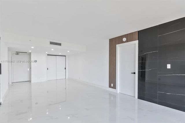 4 of 29 - 20335 W Country Club Drive #1902, Aventura, FL