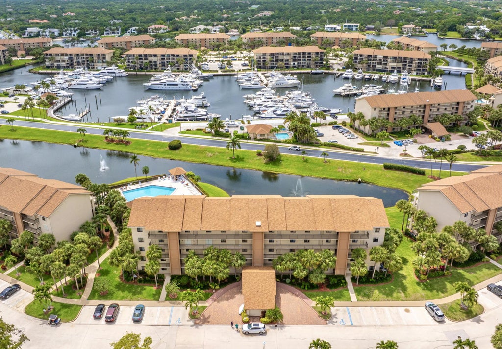 601 Seafarer Circle #104, Jupiter