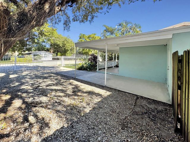 5 of 39 - 1820 Sw 11th Court, Fort Lauderdale, FL