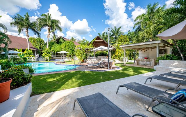4 of 21 - 12 Bahia Minitas, , 