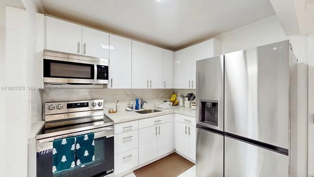 7180 Nw 179th Street #105, Hialeah
