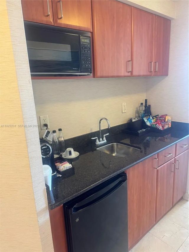 3 of 28 - 18001 Collins Avenue #918, Sunny Isles Beach, FL