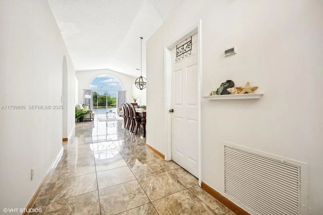 5 of 41 - 1910 Sw 183rd Terrace, Miramar, FL