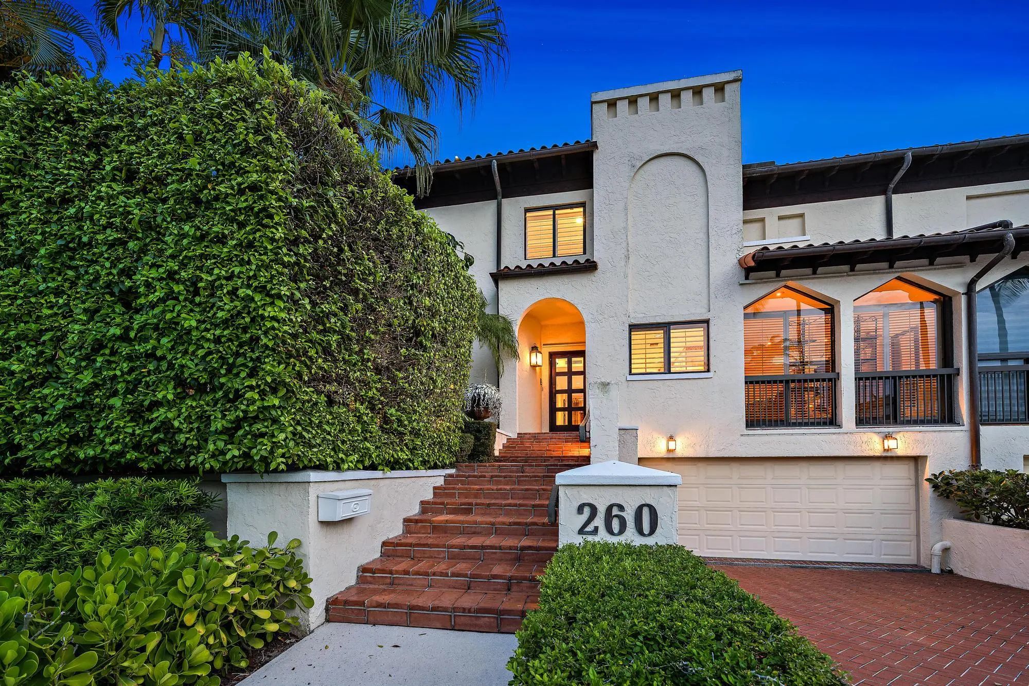 260 Everglade Avenue, Palm Beach