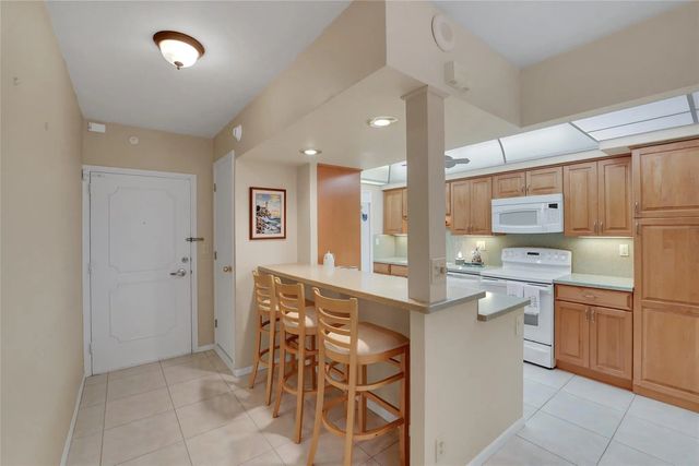 4 of 45 - 3200 Ne 36th Street #319, Fort Lauderdale, FL