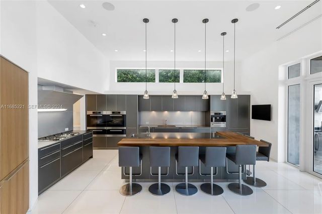 5 of 22 - 271 N Hibiscus Drive, Miami Beach, FL