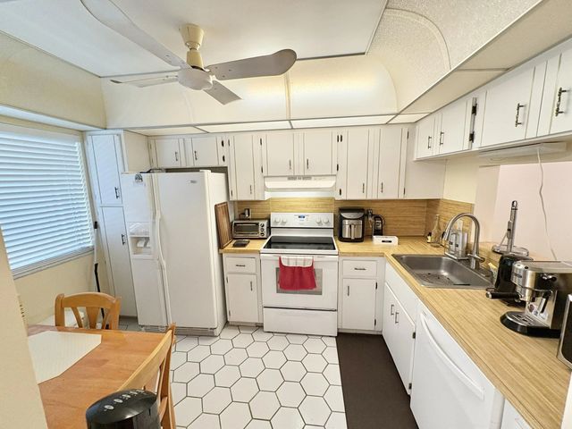 4 of 25 - 3571 Inverrary Drive #209, Lauderhill, FL