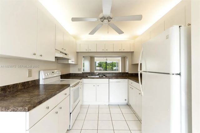 9455 N Belfort Circle #211, Tamarac