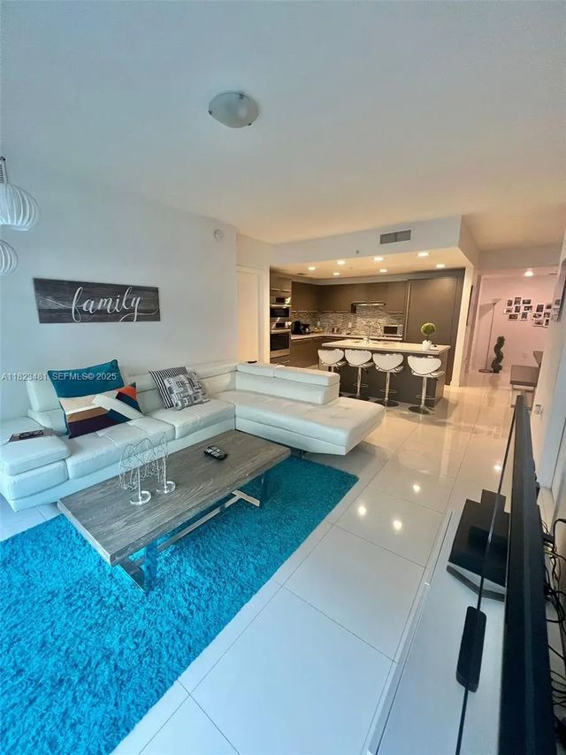 7661 Nw 107th Avenue #207, Doral