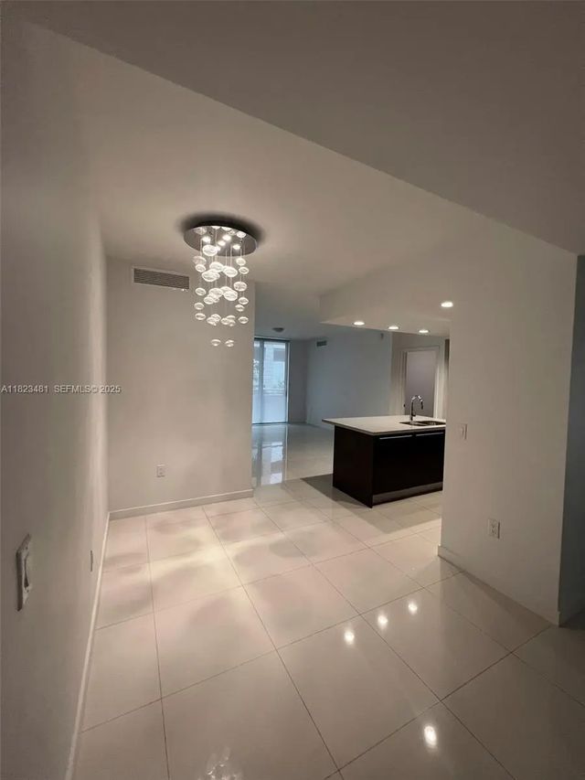 3 of 34 - 7661 Nw 107th Avenue #207, Doral, FL