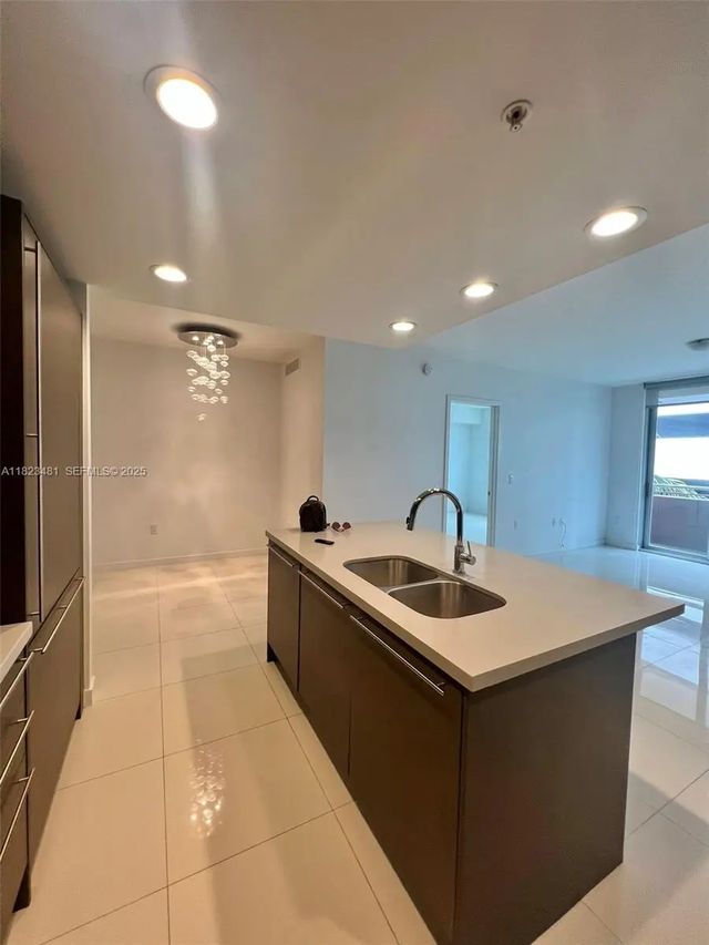 5 of 34 - 7661 Nw 107th Avenue #207, Doral, FL