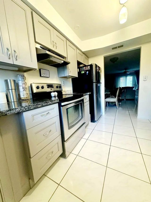 4 of 19 - 3475 Broken Woods Drive #101, Coral Springs, FL