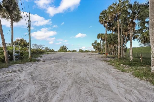 3 of 4 - 7601 Ellen Lane, West Palm Beach, FL