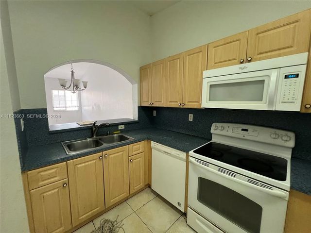 4 of 11 - 1250 Se 28th Court #203, Homestead, FL